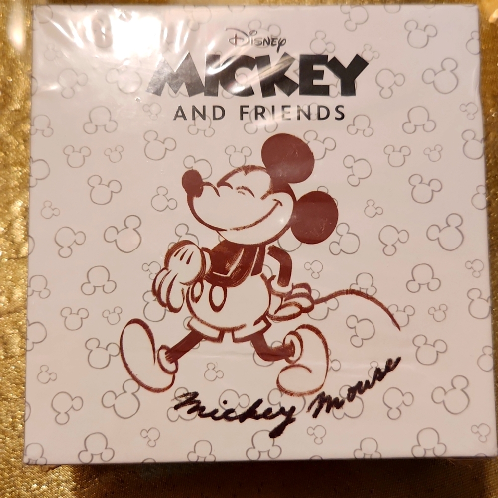 Cream mickey mouse ear buds